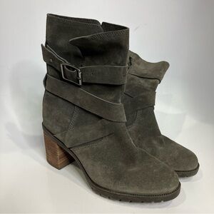 Clarks Malvet Doris gray suede boots size 6.5